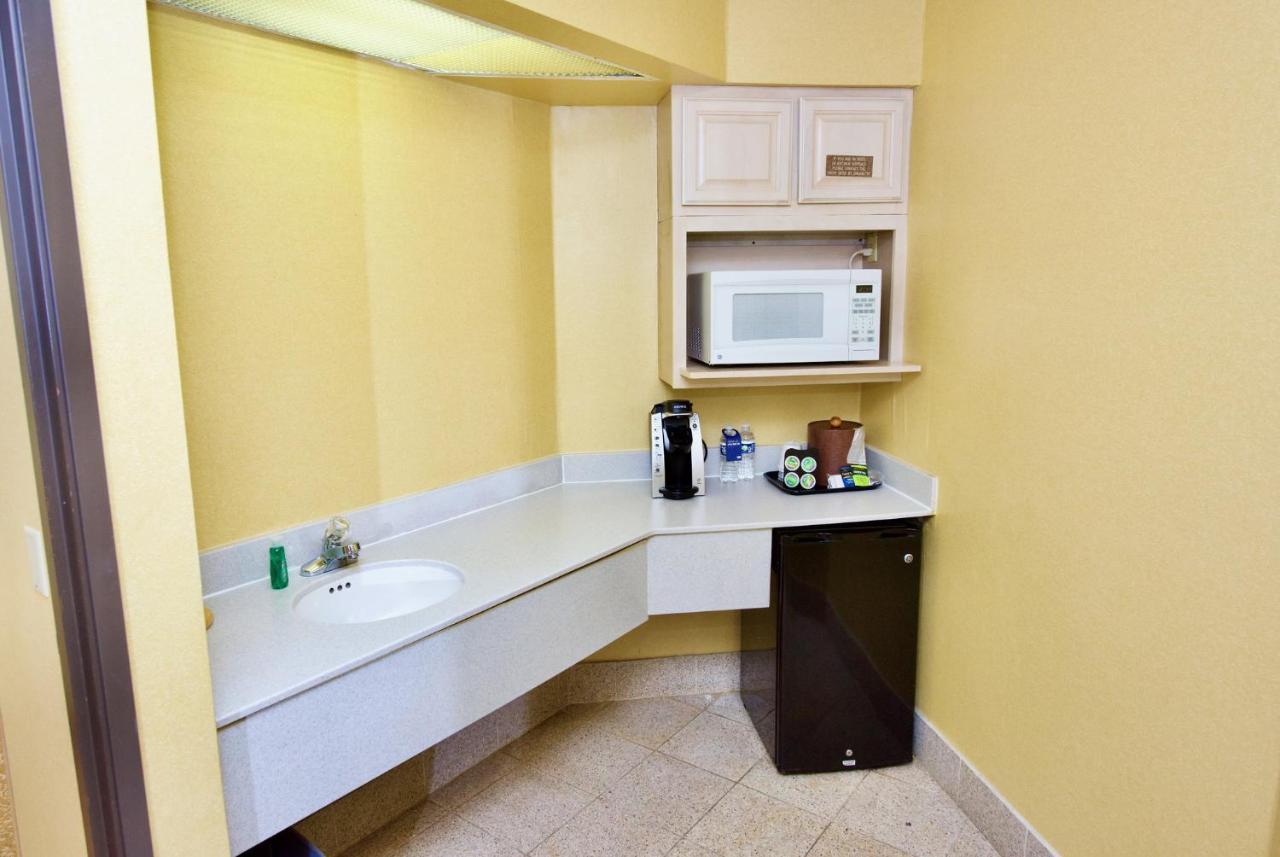 Holiday Inn Express Hotel & Suites Fenton/I-44 By Ihg Εξωτερικό φωτογραφία